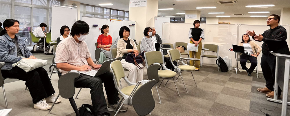座談会の進行を務めた黄磊
